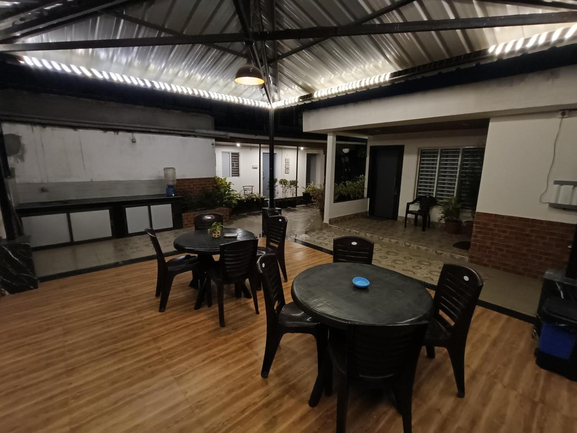Areca Homestay Guwahati Exteriör bild